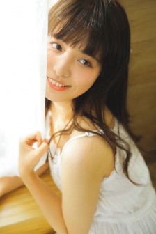 年轻的女秘书在线观看