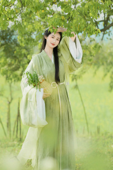 筱田步美在线